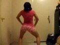 Latina Bailando Reggaeton Shaking Booty