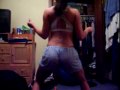 Dancing b4 workin out poppin that booty